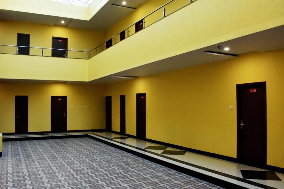 Hotel Varenya Inn Yavatmal Exteriör bild
